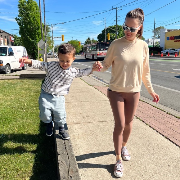 TNA cozy fit crew sweat shirt - Picture 3 of 3